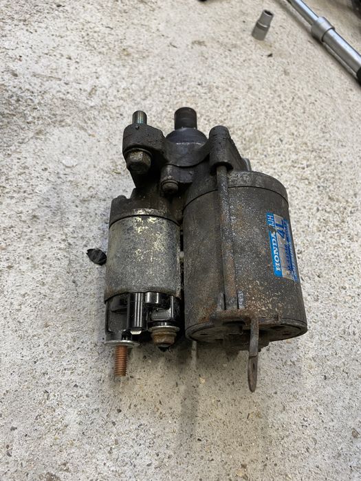 Стартер за Honda FR-V 1.7 бензин 2006