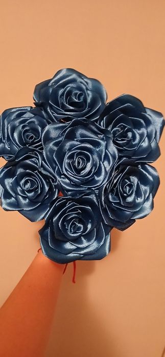 Букет от сатенени рози