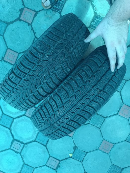 Продам два балона на R13