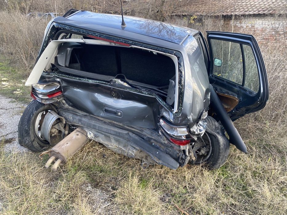 Golf 4 на части 1.6 105 коня само на бензин