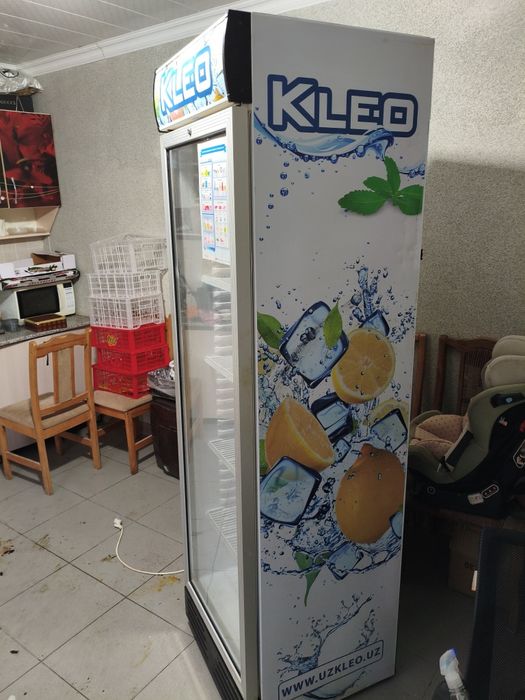 Витринный холодильник