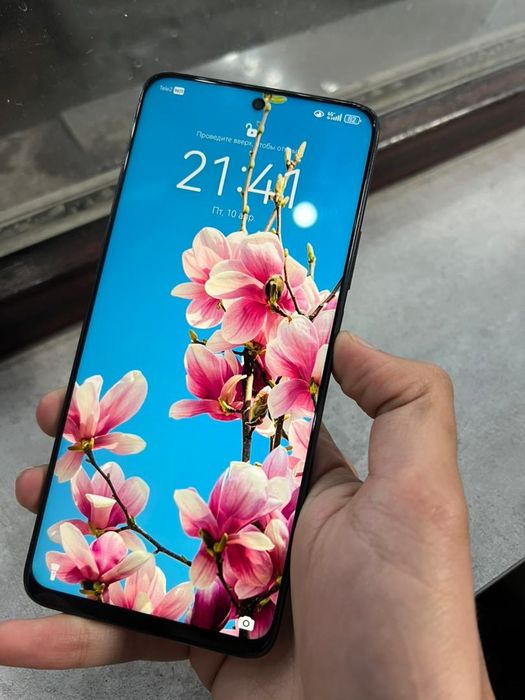 Huawei nova 12i.