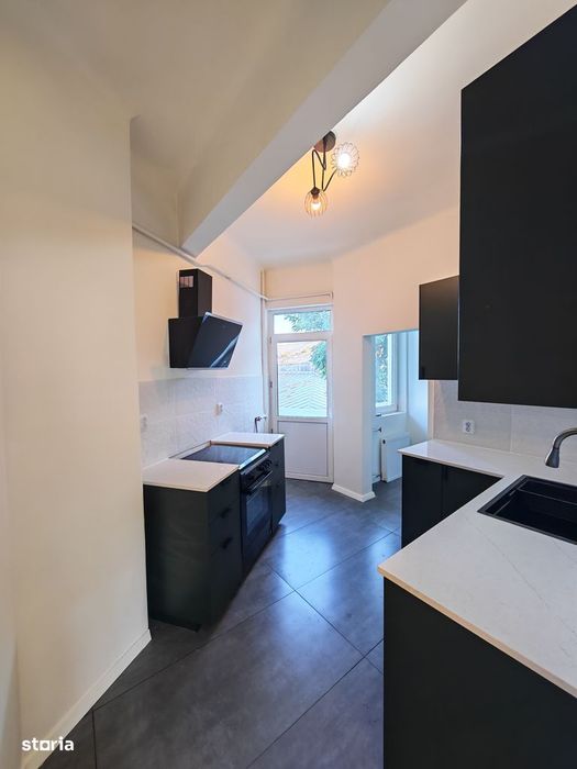 Apartament spațios de lux, renovat integral, zonă excelentă