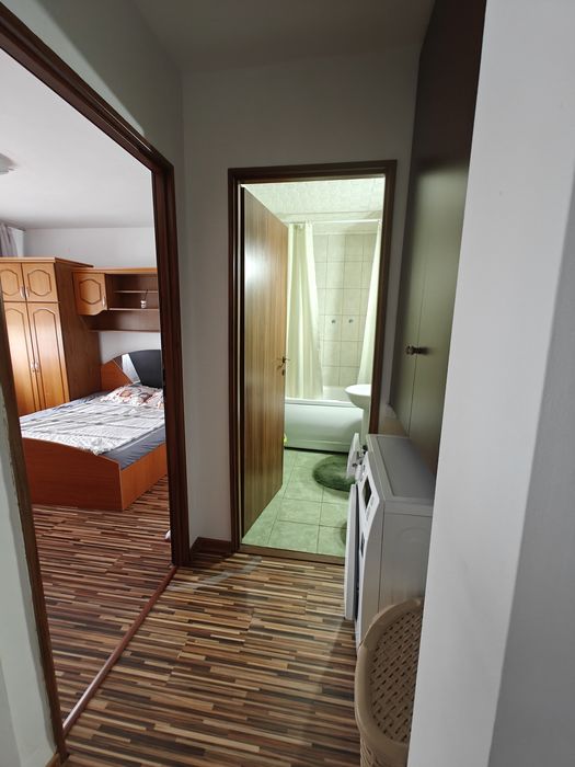 Închiriez apartament