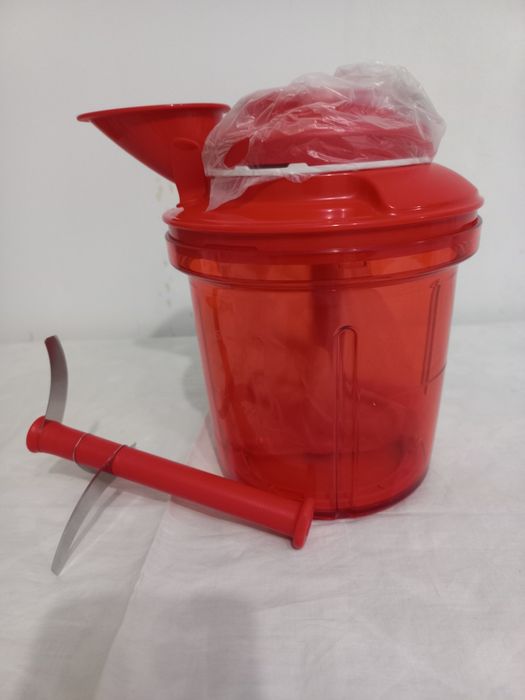 Tupperware Комбайн " Экстра-Шеф" 1.35 л