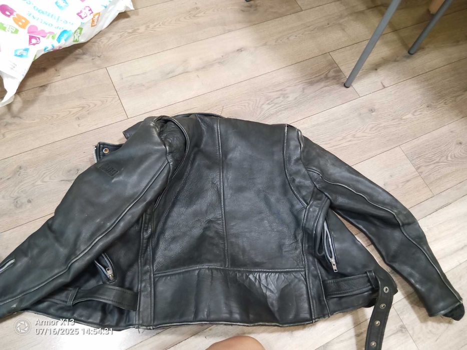 Дамски кожен жак