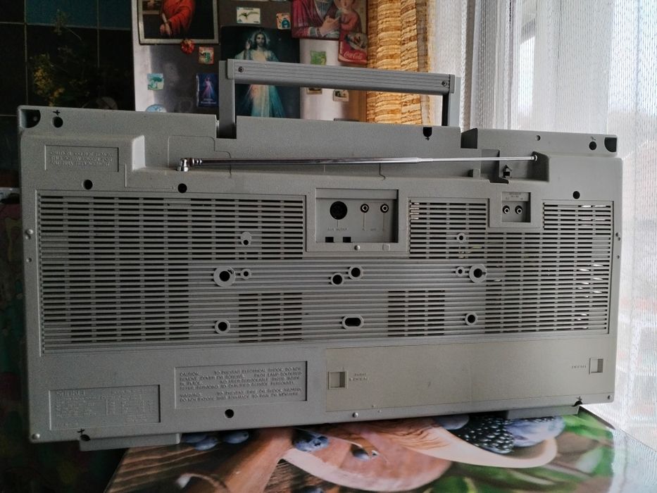 Vând casetofon Sankei