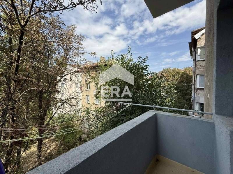 Продава се Тристаен апартамент в София, Център - 81 кв.м за 4062 €/кв.м - Снимка #10