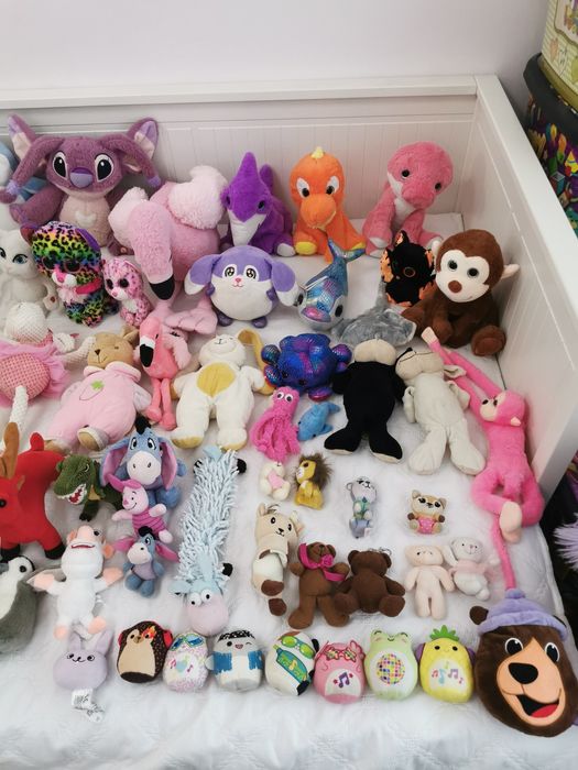 Jucarii de plus diverse personaje mari si mici