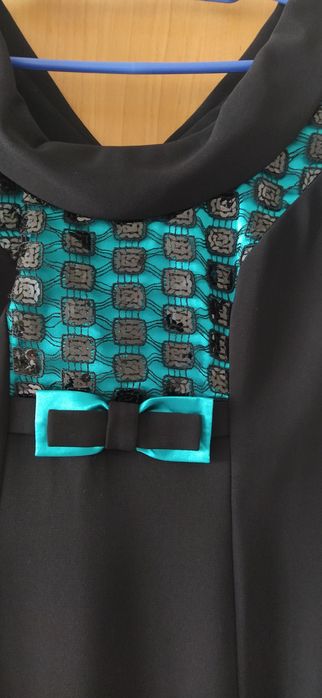 Vand rochii de ocazie