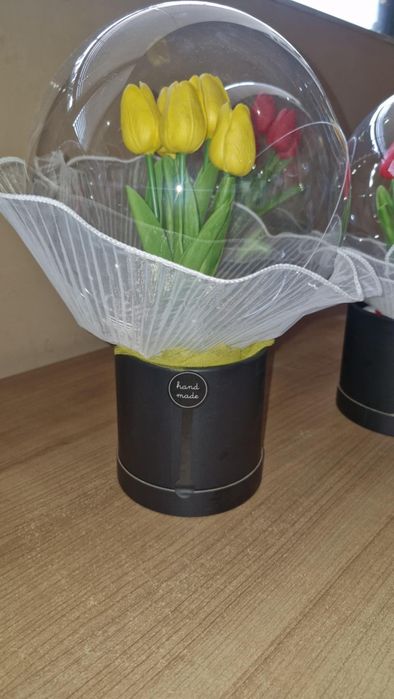 Цветя ръчно изработени с прозрачен балон home made