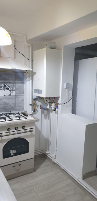 P. F Inchiriez Gars. Lux/ Ultracentral/ Mc' Donalds/Unirii/ Superba