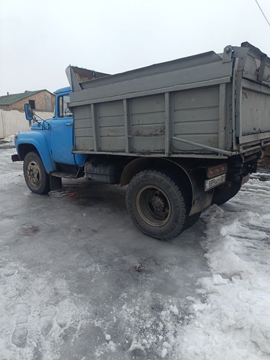 Самосвал на ходу
