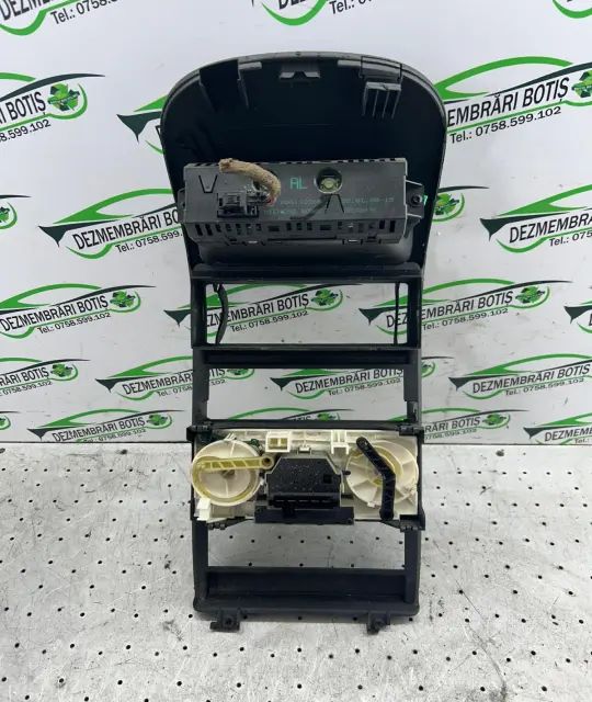 Consola centrala Opel Astra 2003 1.2 MT (75 hp)