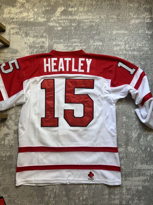 Оригинальная форма сборный Канады-олимпиада2010