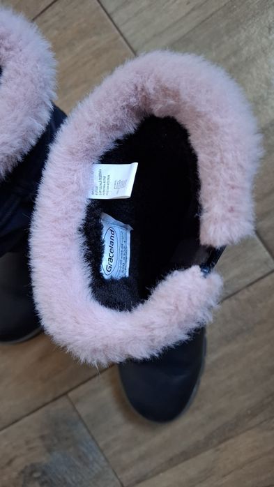 Ghete imblanite din piele