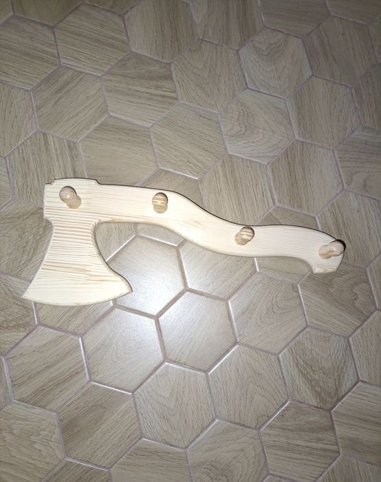 Вешалка деревянная