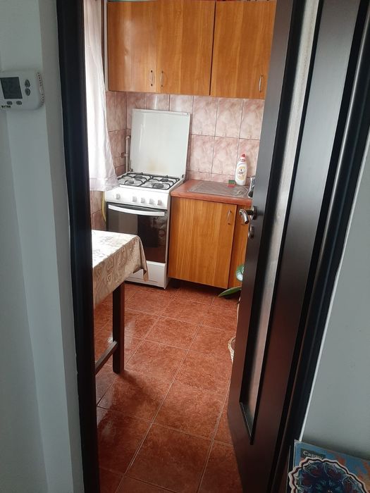 Închiriez garsonieră