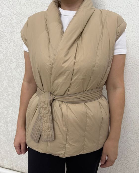 Безрукавка  куртка в наличии