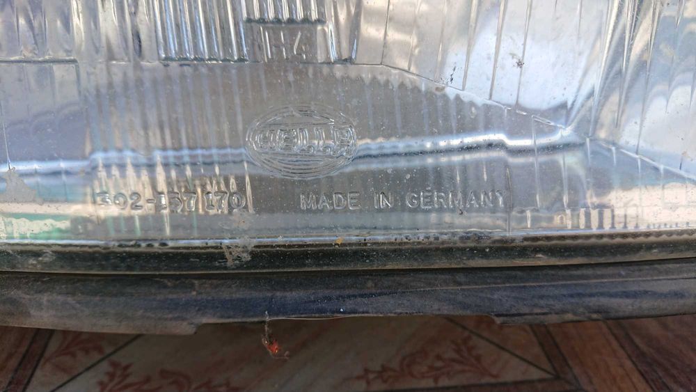 Продам фару Ауди 100 С4