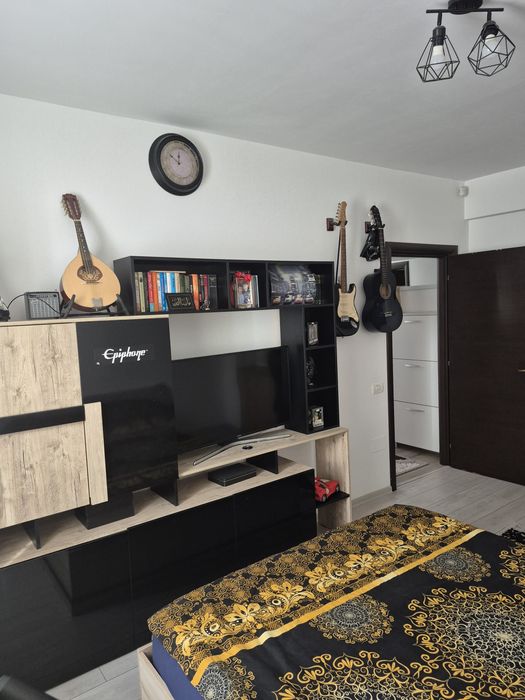 Vând apartament 3 camere