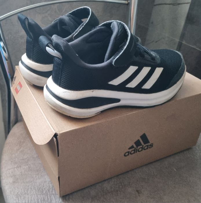 Продам   кроссовки Адидас 28 размео