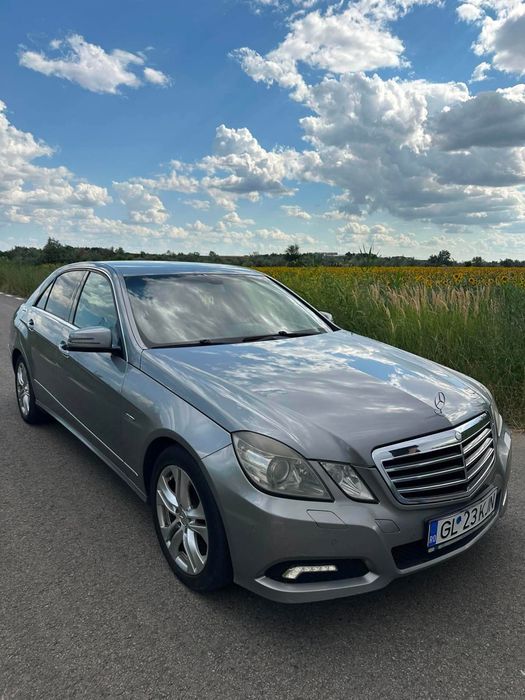 MERCEDES-BENZ E-Class