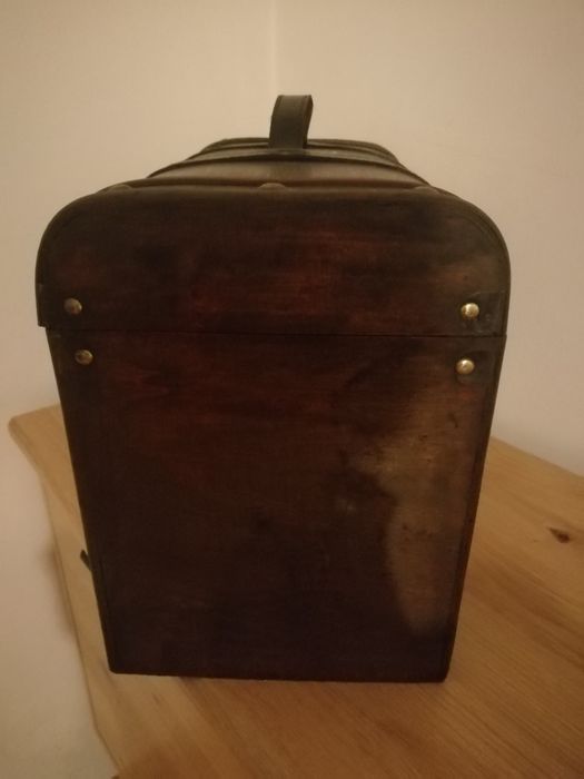 Дървена кутия за вино