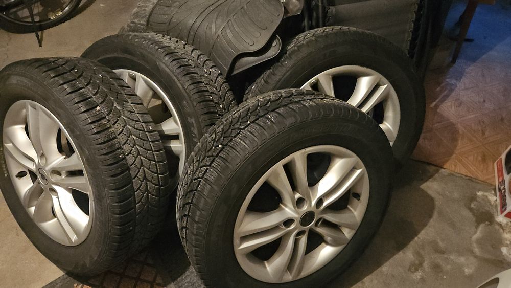 5/114.3/17 KIA 225/60/17 Bridgestone