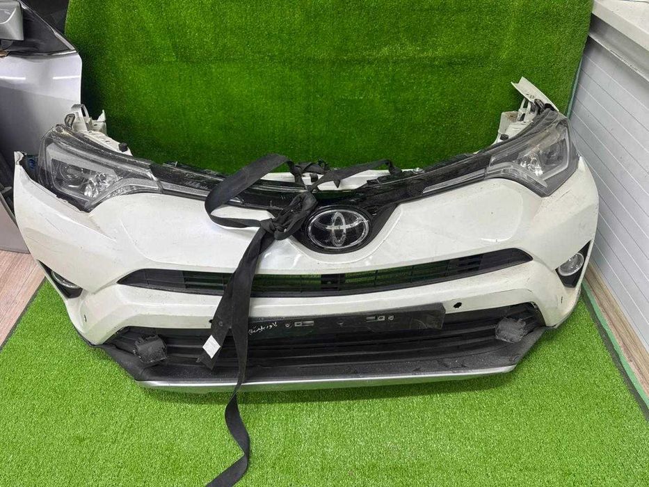 Бампер на Toyota RAV4 оригинал б/у дубликат