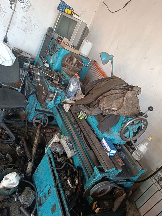 Токарный станок несколько нюансов есть. Но работает