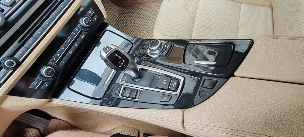 BMW Seria 5 F10 520D, distributie recent schimbata, acte la zi.