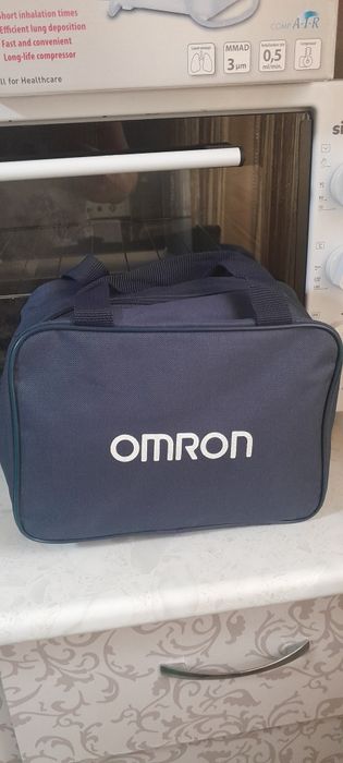 Ингалятор компрессорный Omron, небулайзер