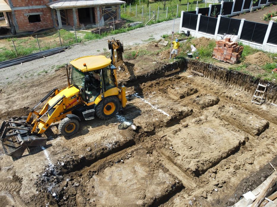Echipa construcții, constructor, CASE LA ROSU incepand de la 60€