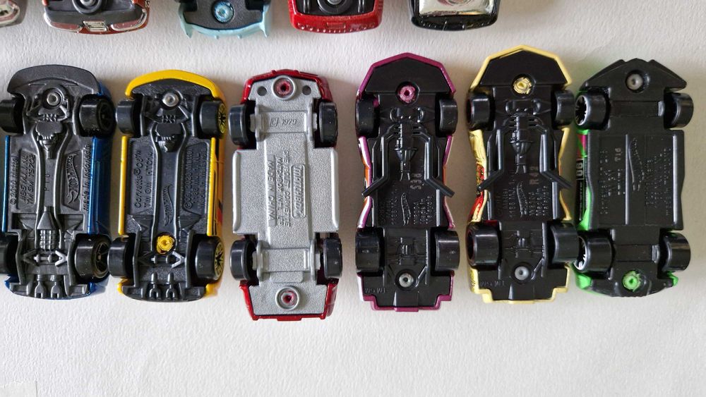 лот от 17 колички hot wheels, matchbox, 1:64