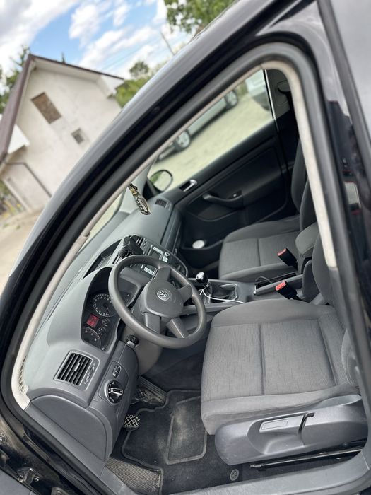 Vand golf 5  1.4 benzina