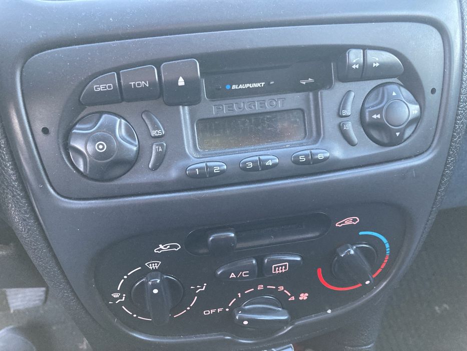 Пежо 206 бензин/2000г.,1.4,75 к.с