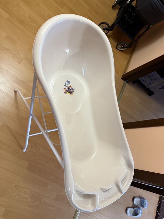 Детская ванночка с подставкой