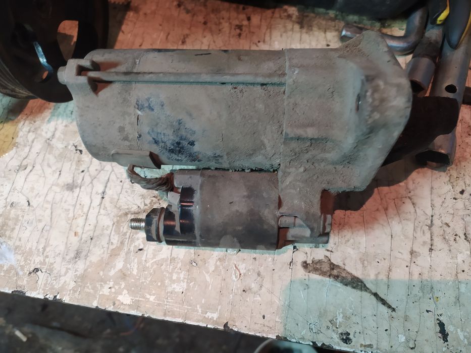 Стартер , генератор.