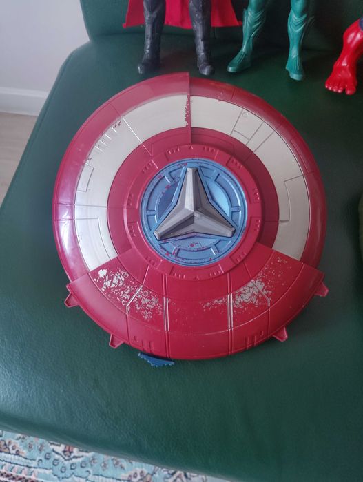 Фигурки супергероев