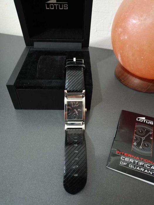 Дамски ръчен часовник