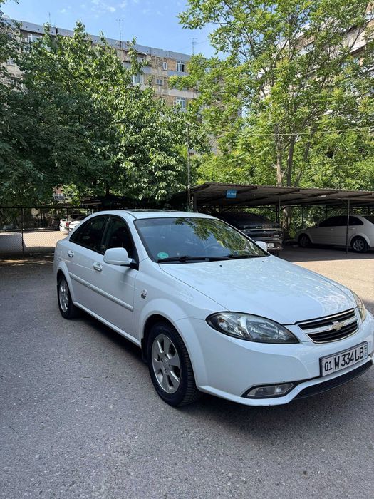 Продается своя Gentra, 2017 год, 3 позиция, автомат, пробег 96500
