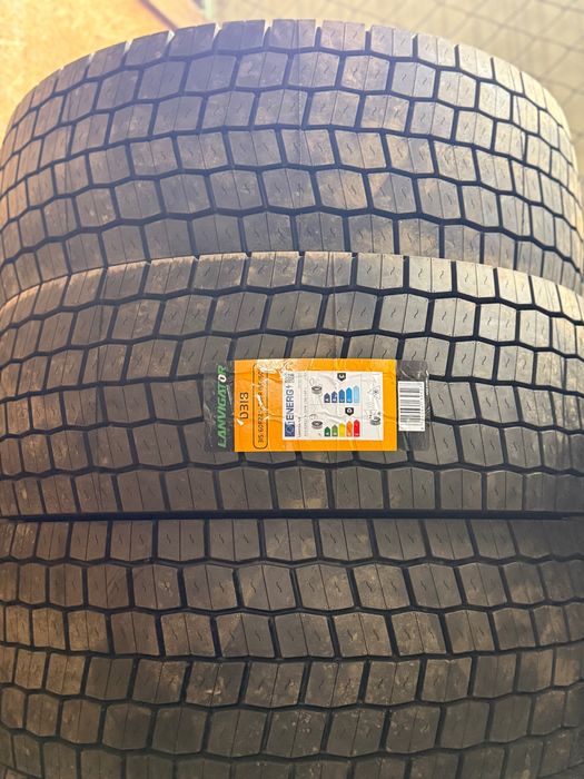 315/60R22.5 Royal Black D318