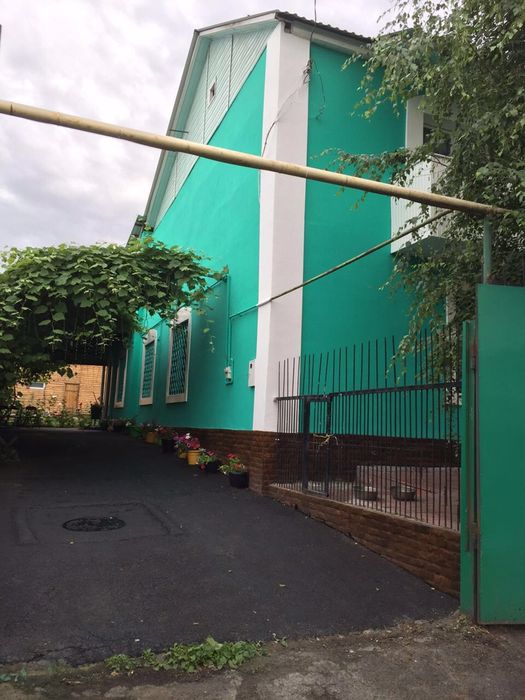 Продам дом в двух уровнях,отдельно баня с бассейном,: 235 000 000 тг ...