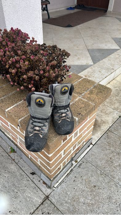 Bocanci la sportiva marimea 44