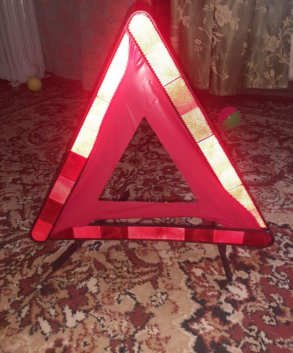 Огнетушитель, аптечка, аварийный знак,трос