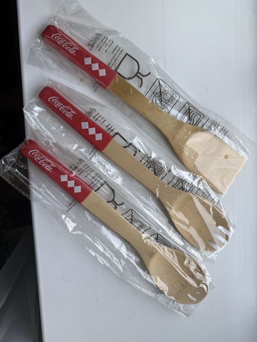 Продам   кухонный деревянный набор.