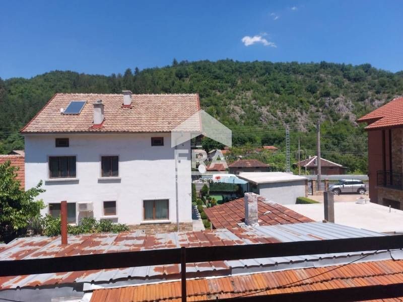 ЕРА Фаворит продава ексклузивно къща в с.Момина клисура