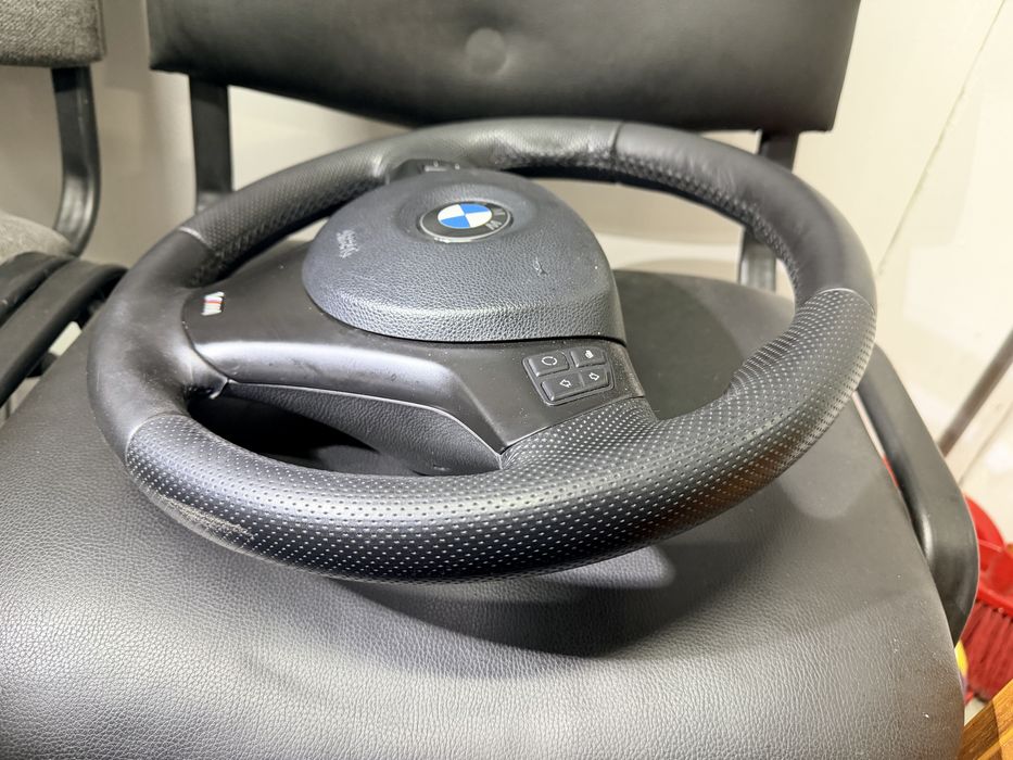 Volan m pachet bmw e90 e91 e92 e93 e87 e81 e82 e88 e84