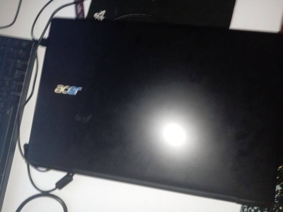 Vând laptop Acer